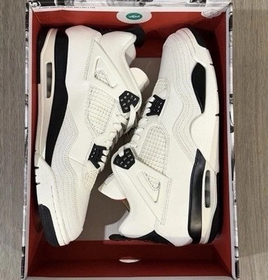 Jordan Air Jordan 4 Retro ''Flight Club'' Sail/Black/University Red IM4002-100