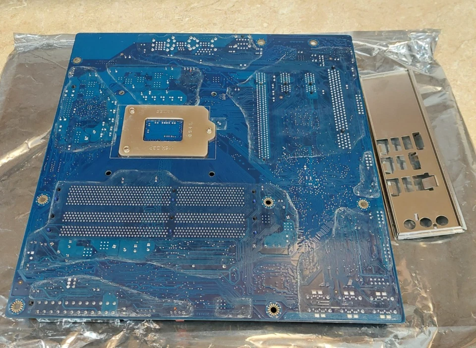 Intel DP55WB Motherboard LGA1156 DDR3 MicroATX with IO Shield Desktop Mainboard - Image 4 of 4