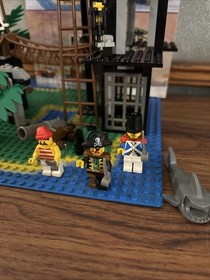LEGO 6270 Pirates: Forbidden Island & instruction booklet 97% complete