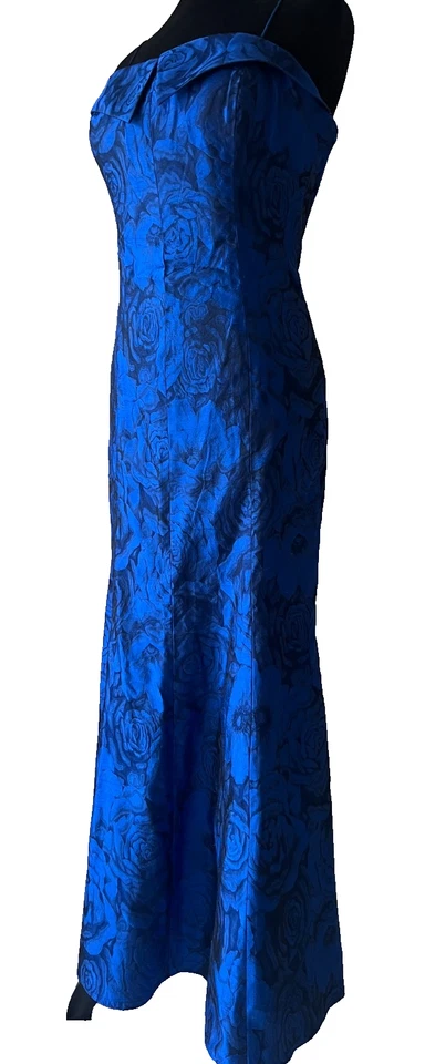 Neiman Marcus Chetta B 蓝色花卉晚礼服 10 码全新带标签 — 第 2/4 张图片