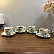 Vintage Spode England CHRISTMAS TREE 4 Cups And 4 Saucers Set S3324