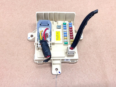 2018 GENESIS G80 3.8L REAR TRUNK FUSE RELAY JUNCTION BLOCK BOX UNIT, OEM LOT3584
