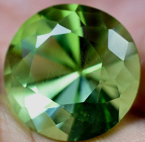 Lab Created 35.65 Ct Green Peridot GGL Certified Diamond Cut TOP QUALITY Gem - Picture 2 of 6