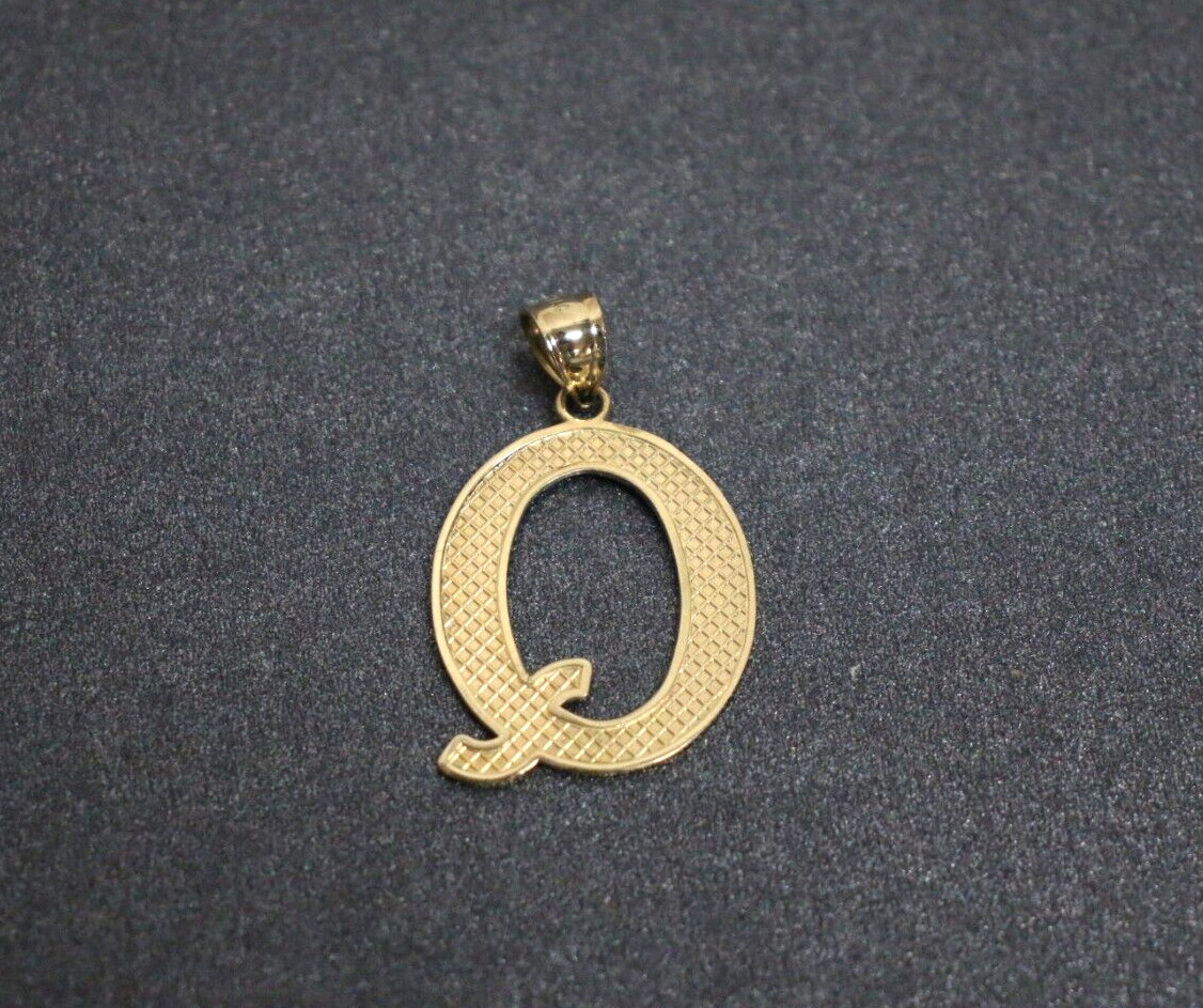 10K Solid Yellow Gold Initial Letter Q Pendant 2.… - image 2