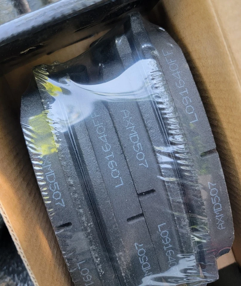 Juego de pastillas de freno de disco Auto Extra AXMD507 juego delantero Foto 2 de 2