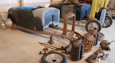 1932 Ford Model B ROADSTER 32 MODEL B ROADSTER FRAME BODY STRAIGHT AXLE DISC REAR END WHEELS V8-60 FLATHE