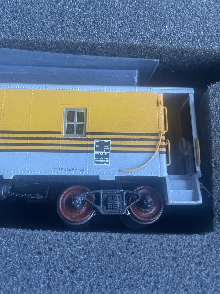 Overland Models HO Brass #1155 HO D&RGW Steel Riveted Caboose #01407 1990s w/Box - Image 4 of 4