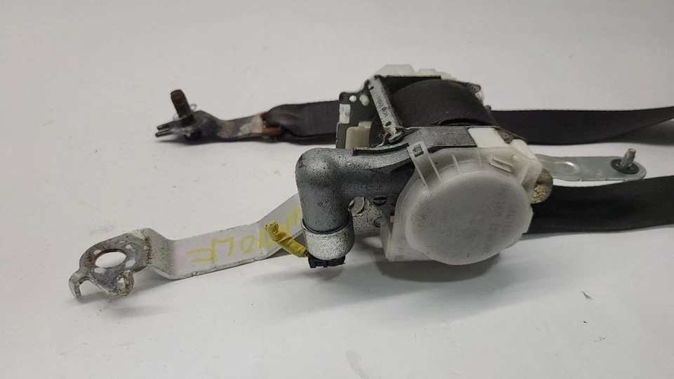 2005-2009 SUBARU LEGACY LH Left Seat Belt Front Driver Retractor  Foto 2 de 4