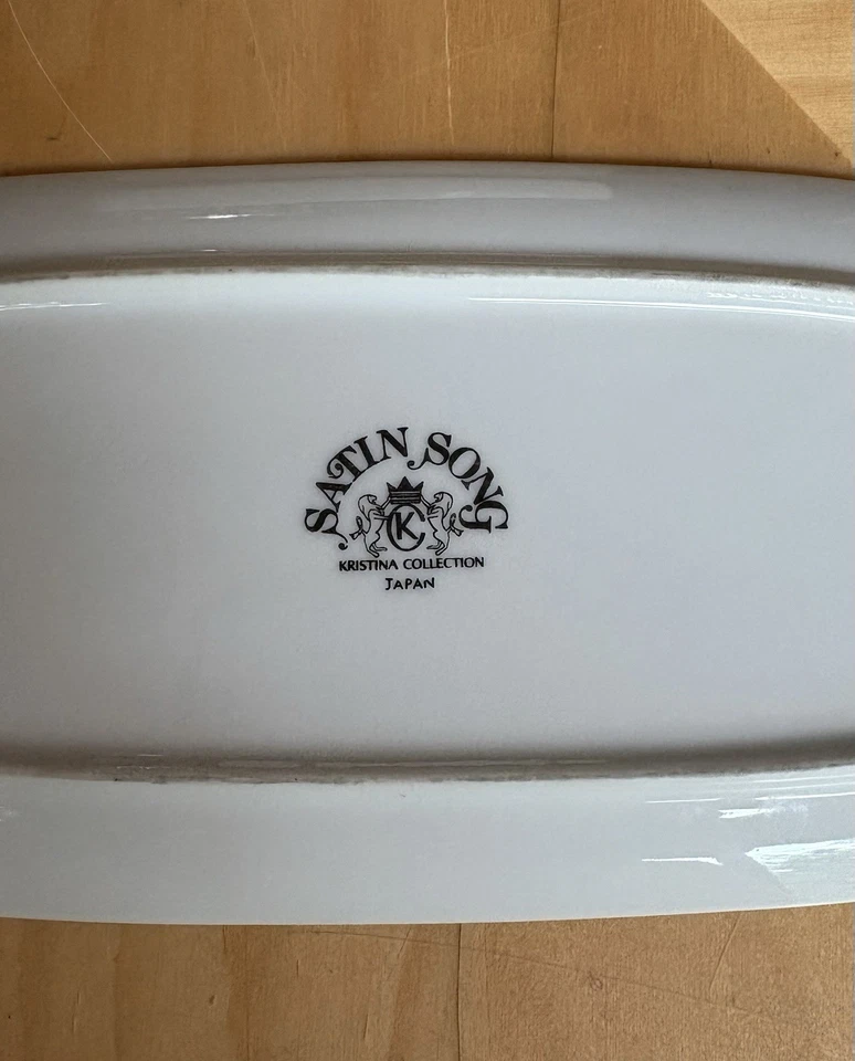 Butter Dish Vintage Satin Song Kristina White Silver Excellent - Image 4 of 4