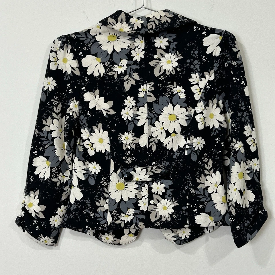 Chaqueta CANDIE’S Jr S Nueva con Etiquetas Blazer Recortado Floral Tejido Joya Botón Manga 3/4 Foto 2 de 4