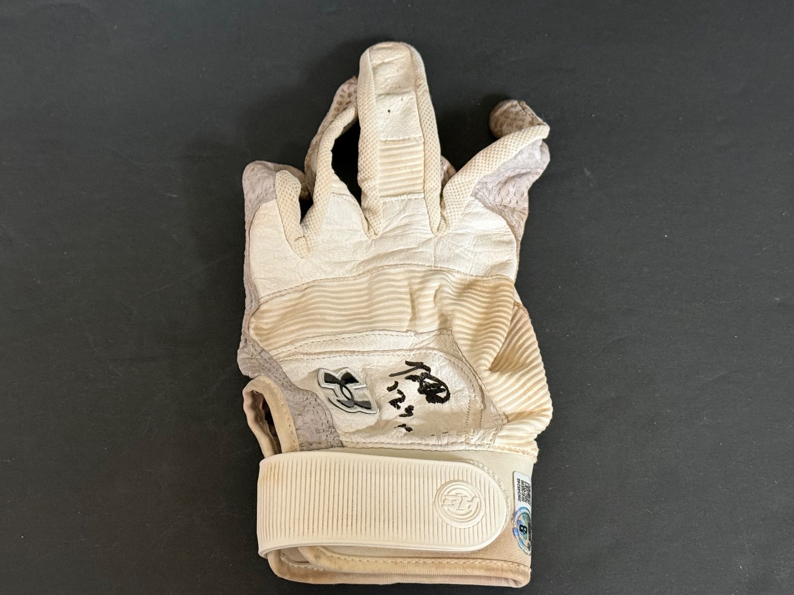 Brandon Winokur Twins Signed 2025 Game Used Batting Glove Beckett Witness