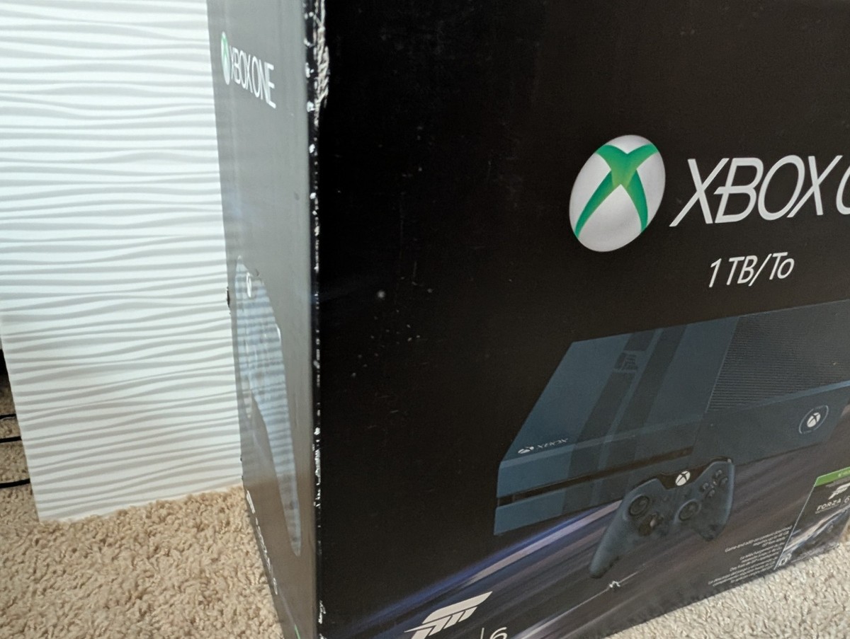 Microsoft Xbox One Forza Motorsport 6 Limited Edition 977GB Gray