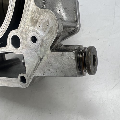 Aprilia RSV1000R 2007 Rotax V Doppelzylinder mit Kolben Pt.no AP0613418 #A9 - Bild 22 von 22