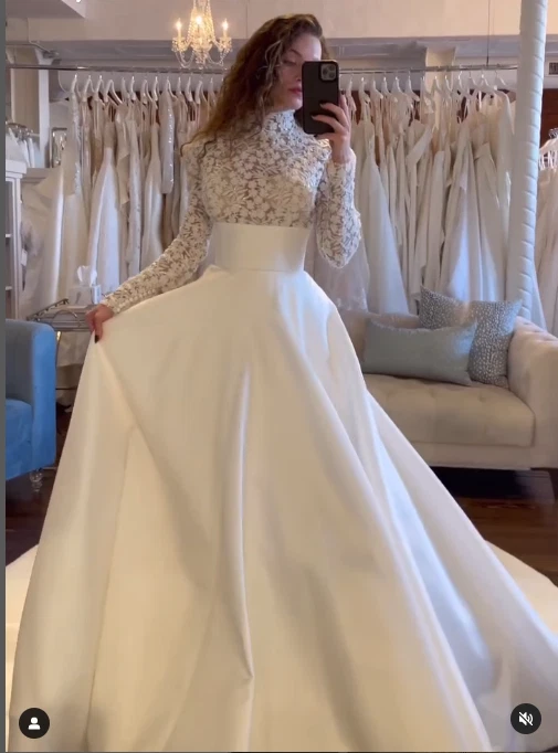 Elegantes Vestidos de Novia Cuello Alto Encaje Satén Playa Barrido Tren Vestidos de Novia Foto 3 de 4