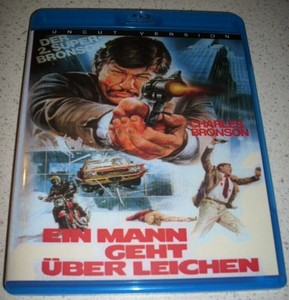 Ein Mann Geht über Leichen