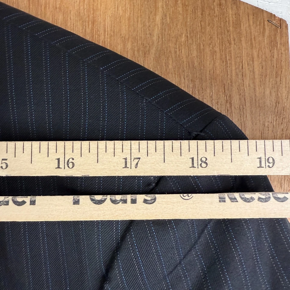 Костюм Studio Milano мужской 44L темно-синий в тонкую полоску на 2 пуговицах супер 140s шерсть - Изображение 4 из 4