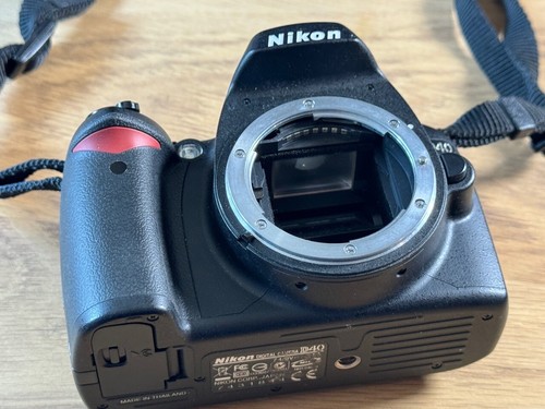 Nikon D40 DSLR Digital Camera Body Only 6.1MP Photography SLR - Picture 5 of 8