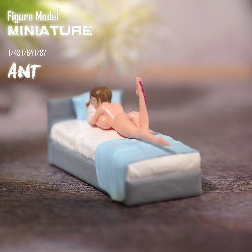 1/43 1/64 1/87 Nude Girl Blue Bed Miniature Model Scene Props Toys Ornament - Picture 5 of 6