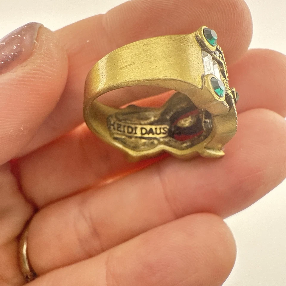 Heidi Daus Ring Art Deco Style Green Holiday Crystal Rhinestone Gold Tone Signed - Image 4 of 4