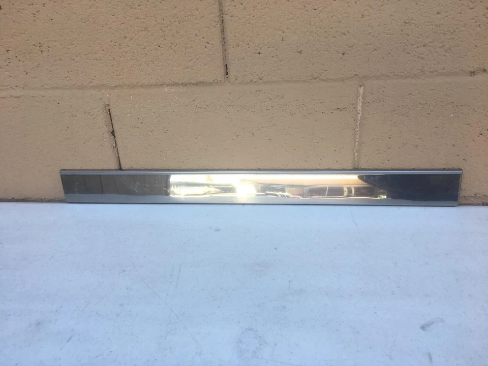 Buick LeSabre 1977-1979 moldura puerta trasera lado pasajero Foto 4 de 4