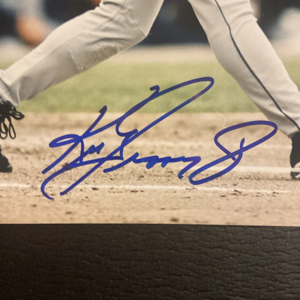 Ken Griffey Jr Signed 8x10 Baseball Photo JSA Certified AX81294 Mariners HOF - Image 2 of 4