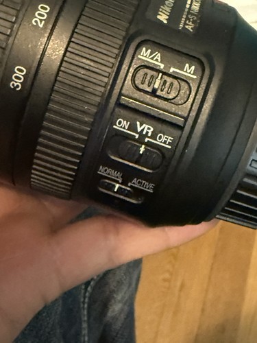 Nikon Af-S 70-300mm 1 4.5-5.6G Ed Vr Lens - Picture 14 of 19
