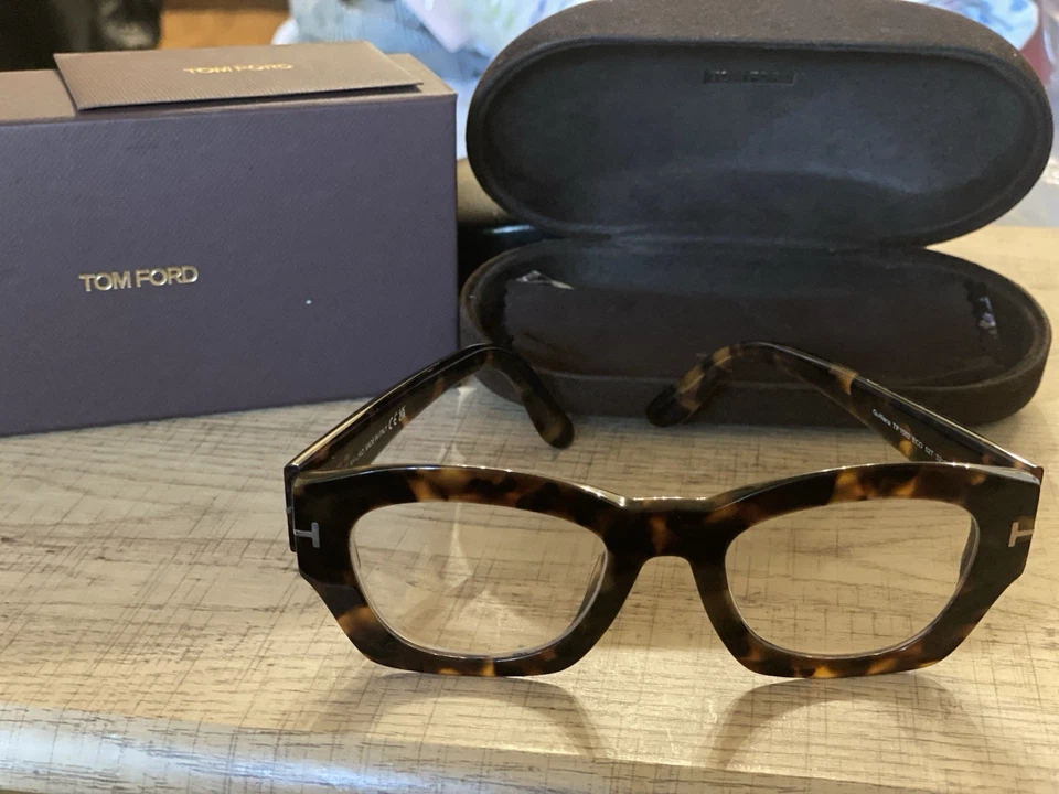 NUEVAS GAFAS TOM FORD GUILLIANA TF1083 9 52T- 52-22-140-3 Hechas en Italia Foto 2 de 4