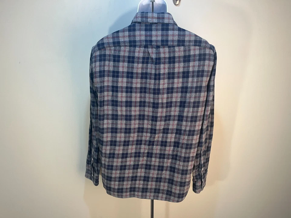 J. Camisa de franela manga larga calce ajustado a cuadros gris, rojo y azul Crew para hombre grande Foto 3 de 4