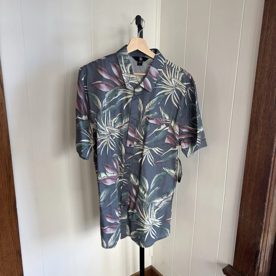Volcom Warbler Men’s Slim Fit XXL Blue Floral Short Sleeve Button Up Shirt NWT - Image 2 of 4