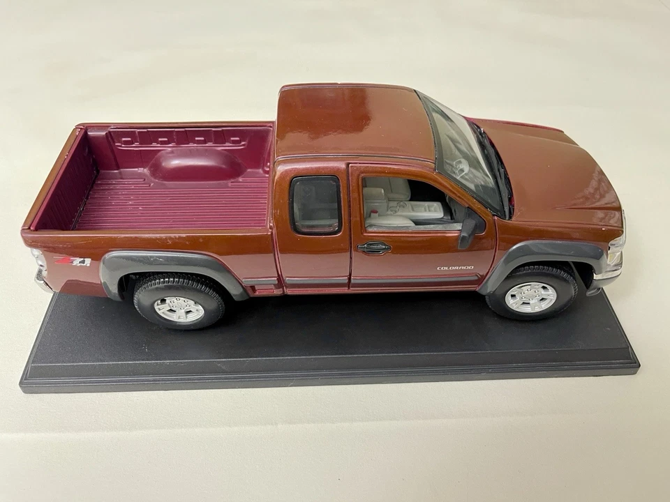 Chevrolet Colorado 4x4 2004 1/18 Maisto - Modellino espositivo - Immagine 3 di 4