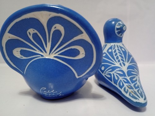 2. Vintage 1960’s Chilean Blue and White Pottery Birds Signed by Pablo Zabal - Picture 2 of 7