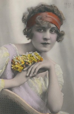 7/934 AK ALTE ZEITEN -  JUNGE FRAU JAHR 1924 ERDING gel.