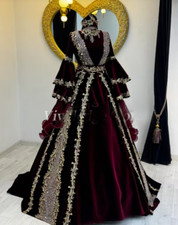 Burgundy Long Sleeve Arabic Wedding Dresses Muslim Dubai Luxury Gold Lace