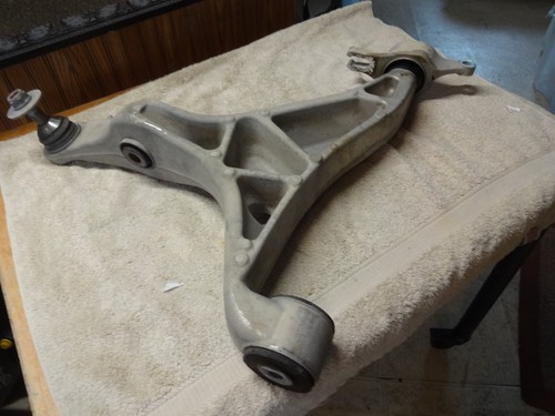 2016 - 2021 JEEP GRAND CHEROKEE FRONT LEFT SIDE LOWER CONTROL ARM OEM 04877717AB - Picture 2 of 4