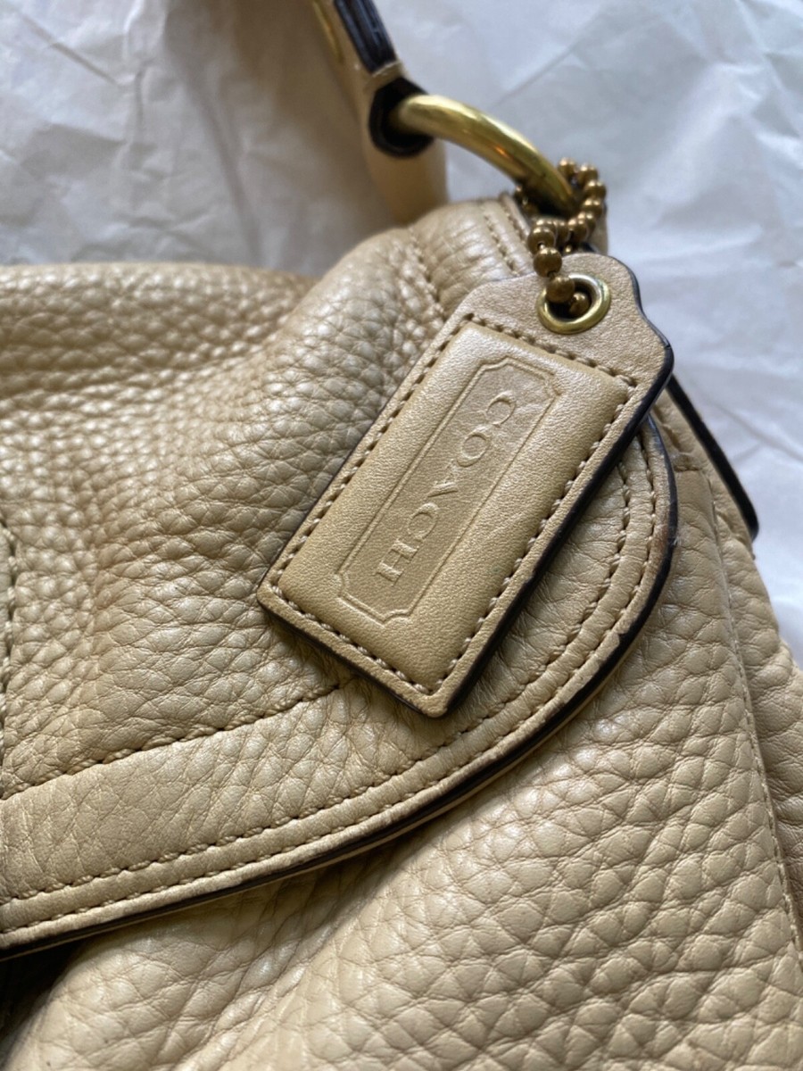 Coach Butter Cream Leather Flap Shoulder Gold Hardware Bag Coach Butter Cream Leather Flap Shoulder Gold Hardware Bag