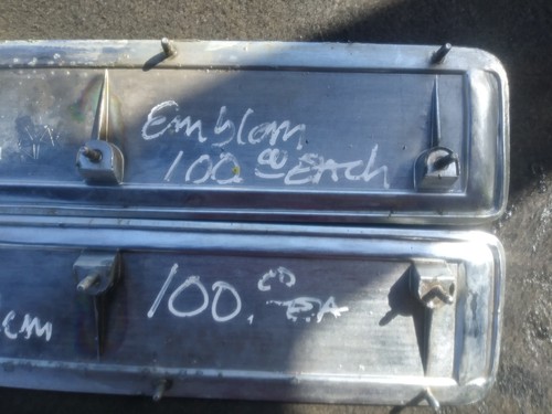 1968 Plymouth Barracuda Hood Ornament Louvers /Pair. (used) - Foto 7 di 11