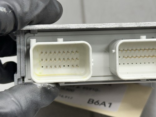 ⭐️2018 - 2023 Kia Stinger SRS Control Unit Module Under Center Console OEM - Picture 3 of 11