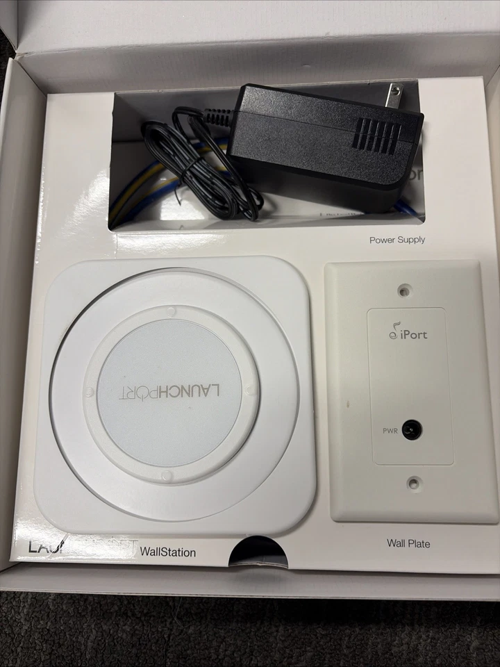 iPort Launchport Wall Station Ipad Charging Mount (Only) in White Model 70142 - Image 4 of 4