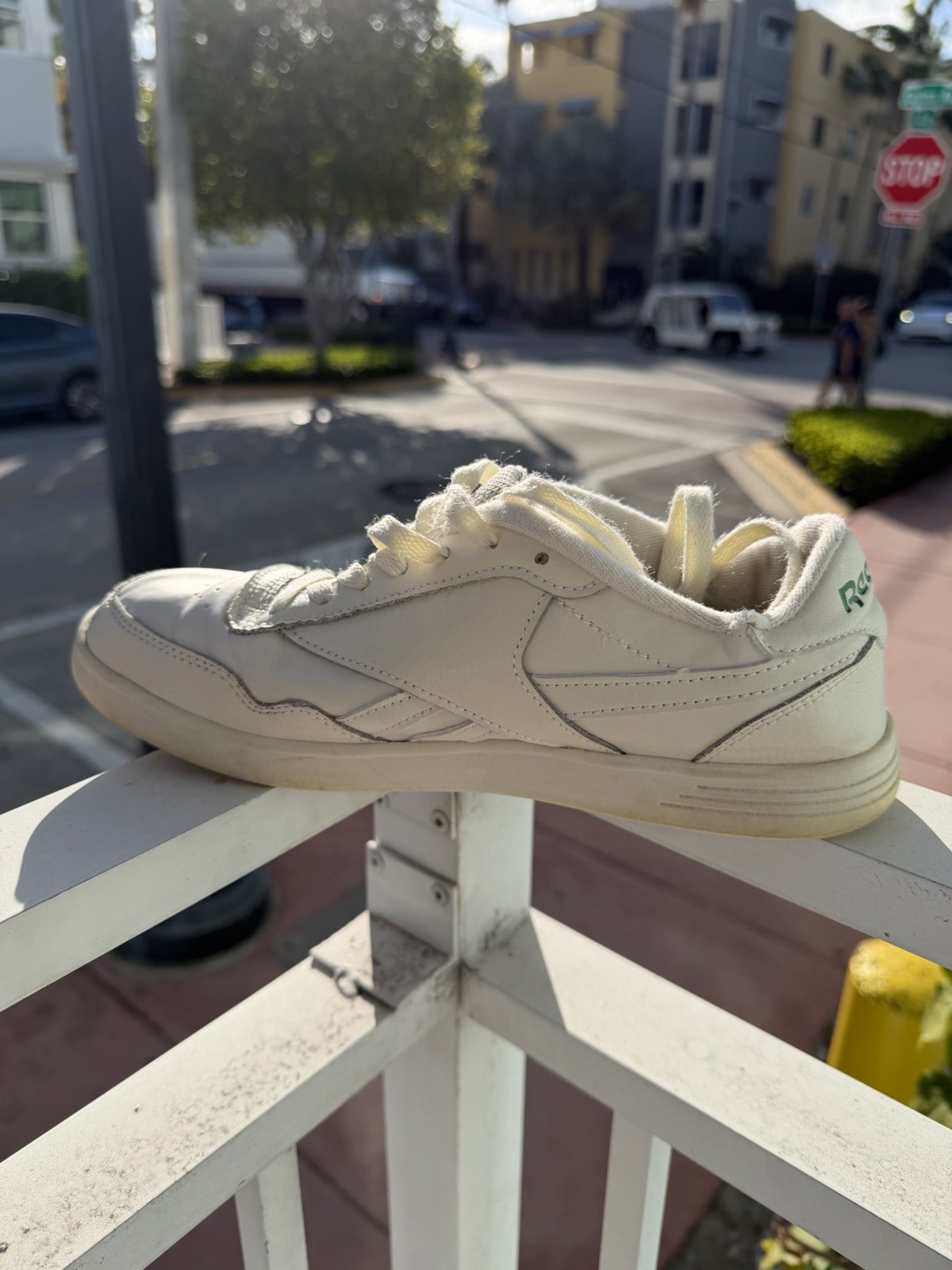 Reebok White Lace Up Low Top Solid Pattern Athlet… - image 4