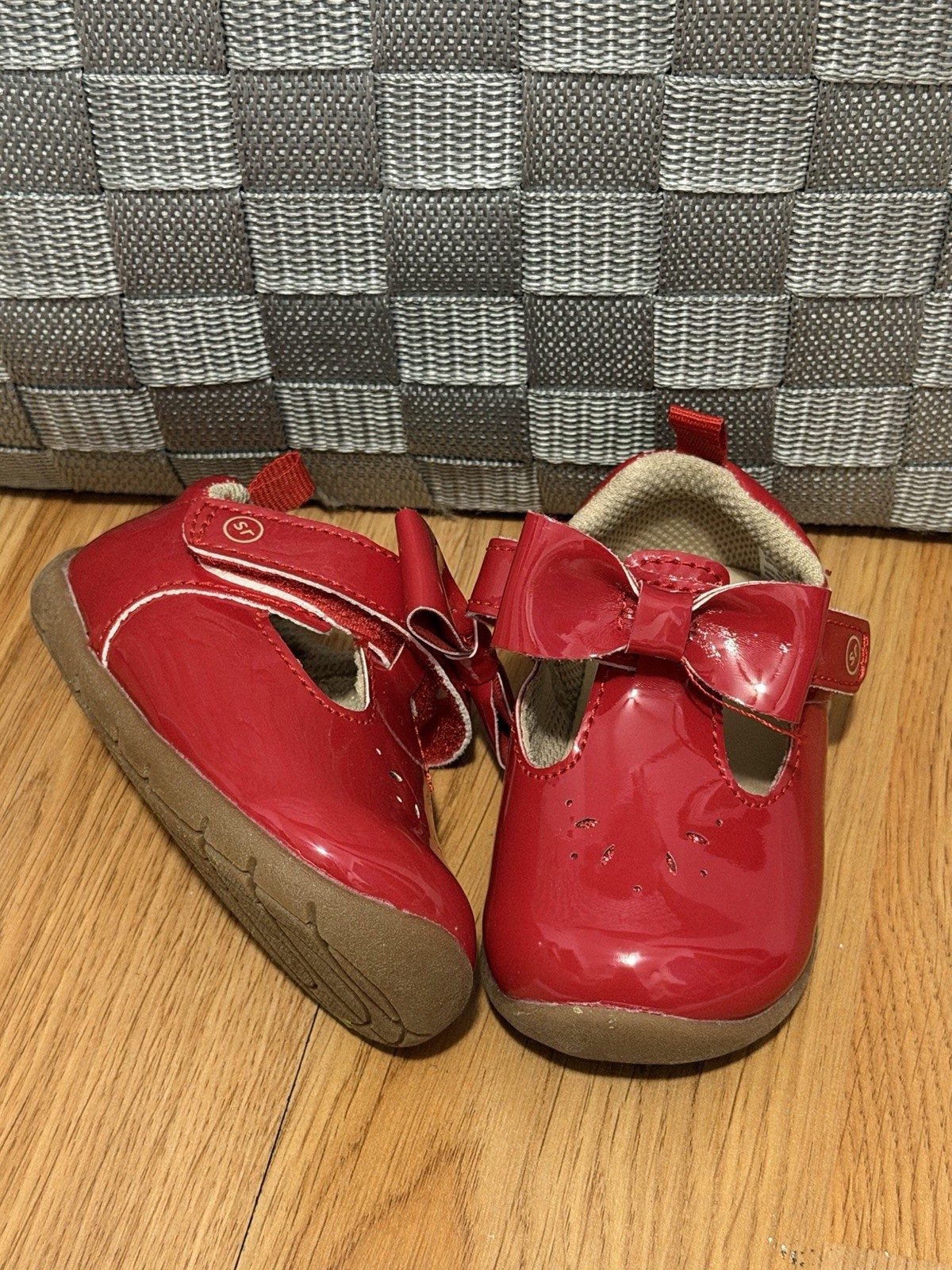 Red Patent Leather Bow Hook & Loop Size 4m
