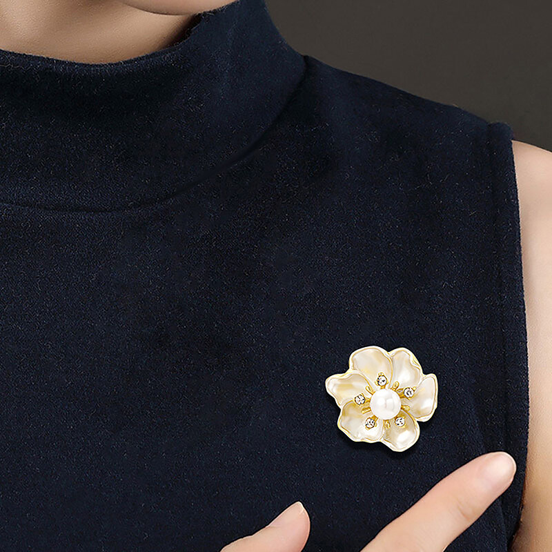 Exquisite Leaf Brooch Pin – Women's Retro Corsage Jewelry For Parties & Events 8 thumbnail image