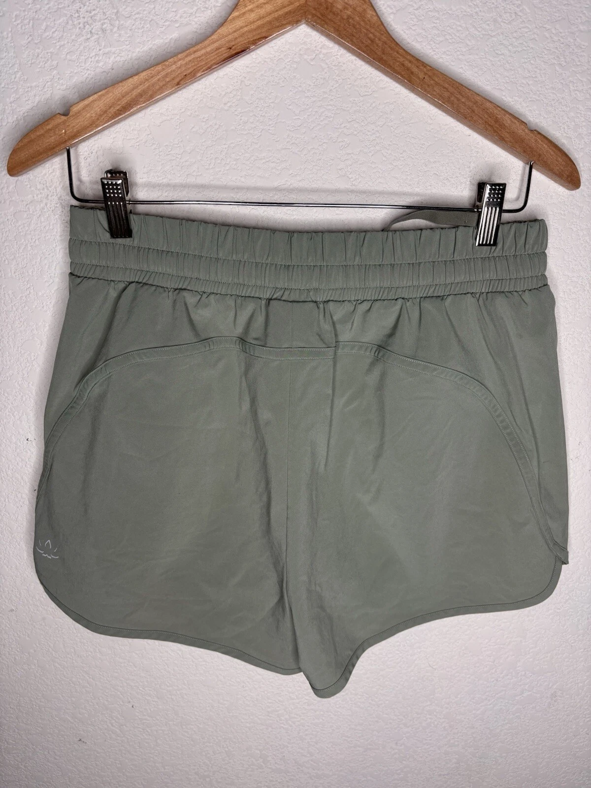 beyond-yoga stretch woven in stride lined shorts