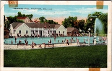 Swimming Pool, Waukesha Wisconsin WI - Swimmers - Diving Board - Postcard 