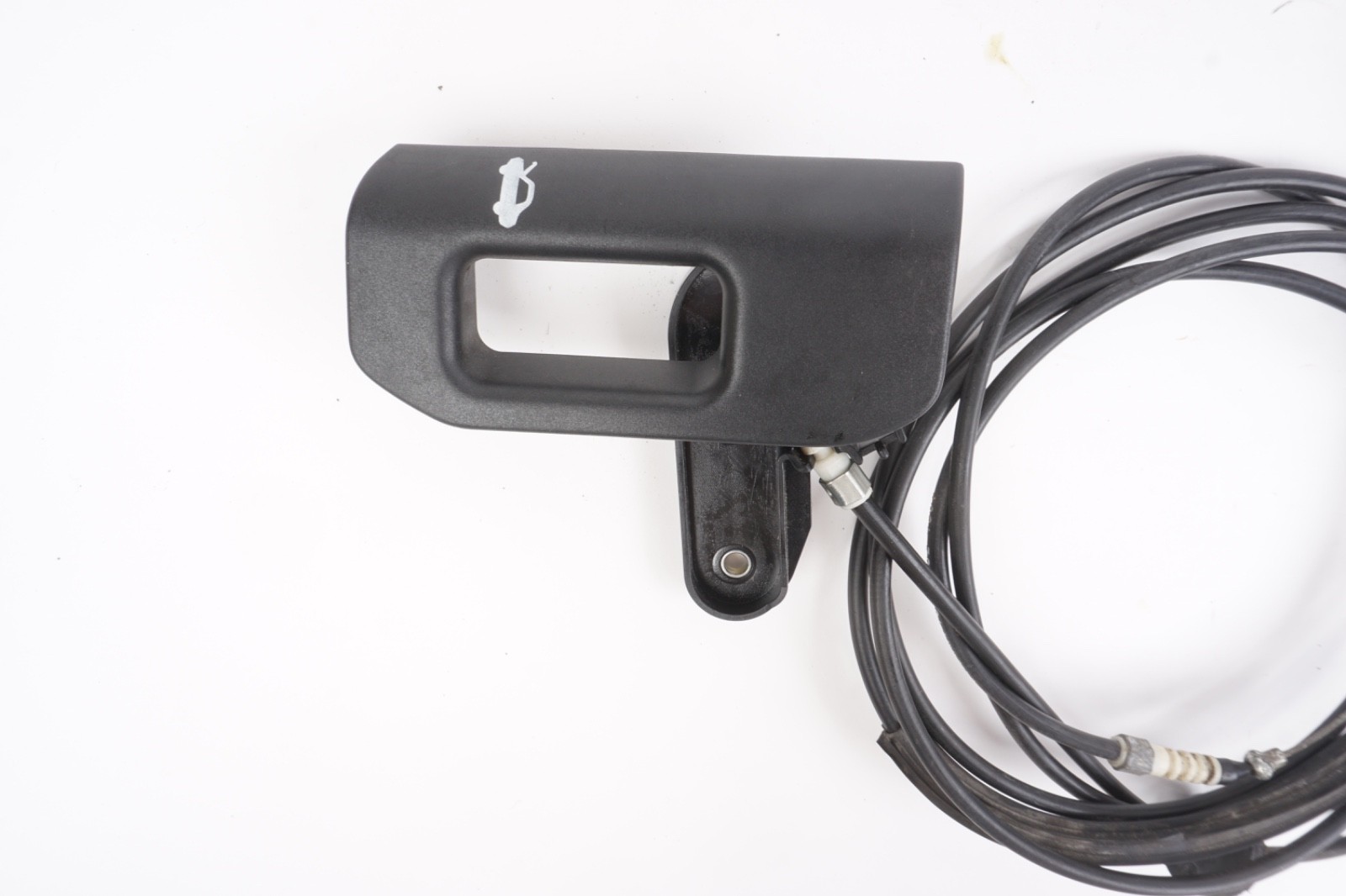 Maserati Ghibli 2014-2020 Hood release cable
