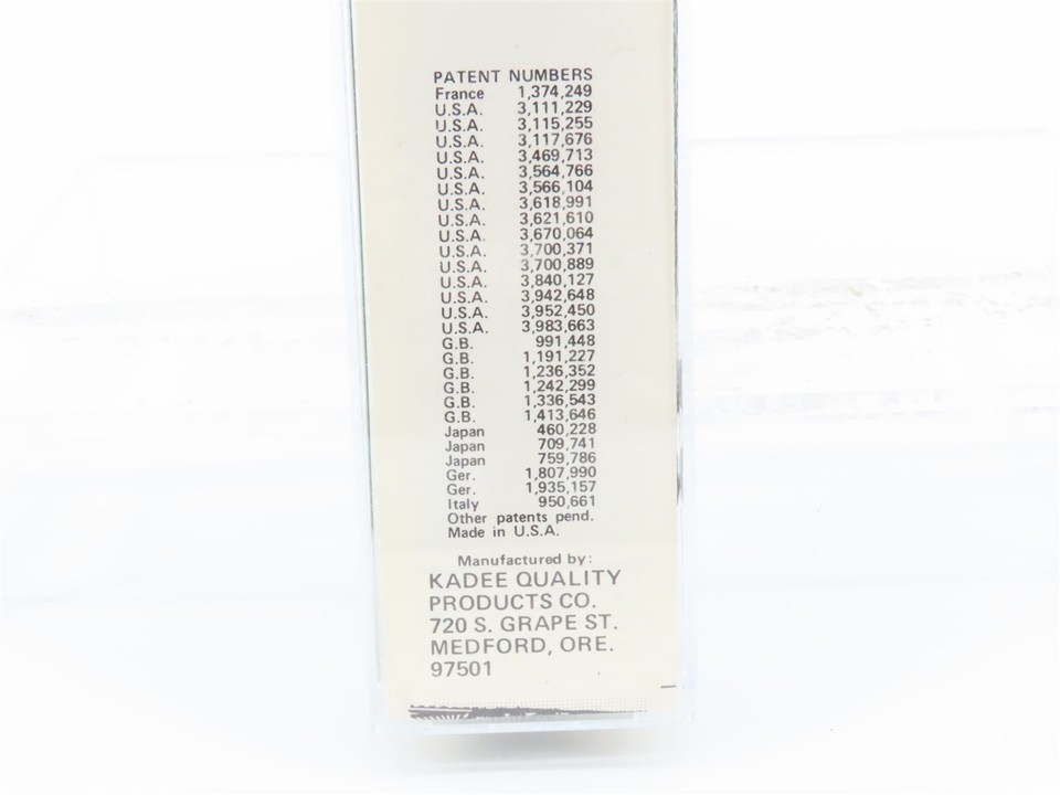 N Scale Kadee Micro-Trains MTL 20220 MEC Maine Central Pine Tree Box ...