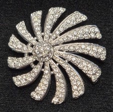 Vintage Signed Swarovski Swan Rhinestone Crys...