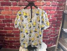 Despicble Me Minions Womens Scrub Top Size Large