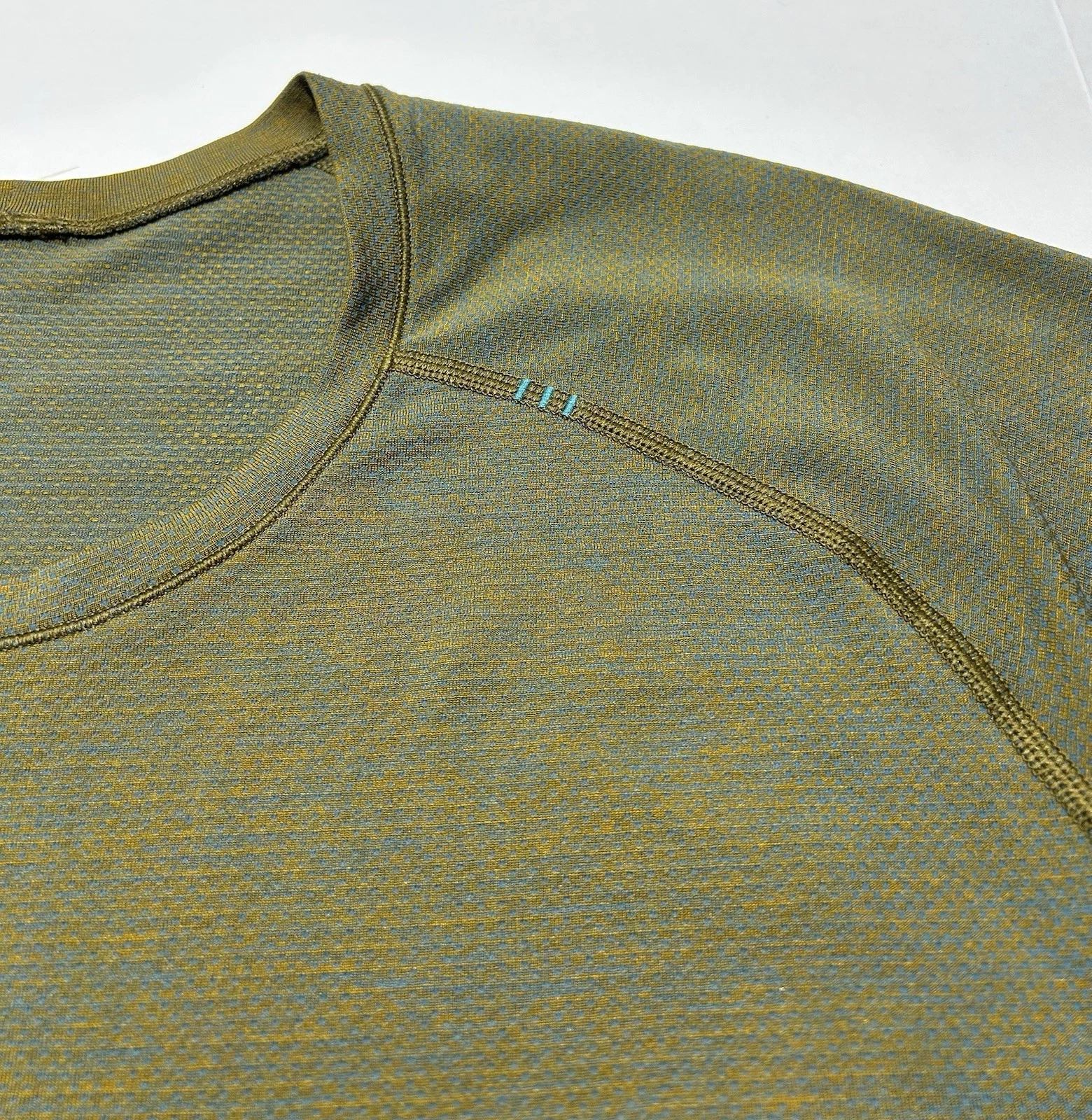 Lululemon Metal Vent Tech Long Sleeve Shirt 2XL Mens Performance Stretch Casual
