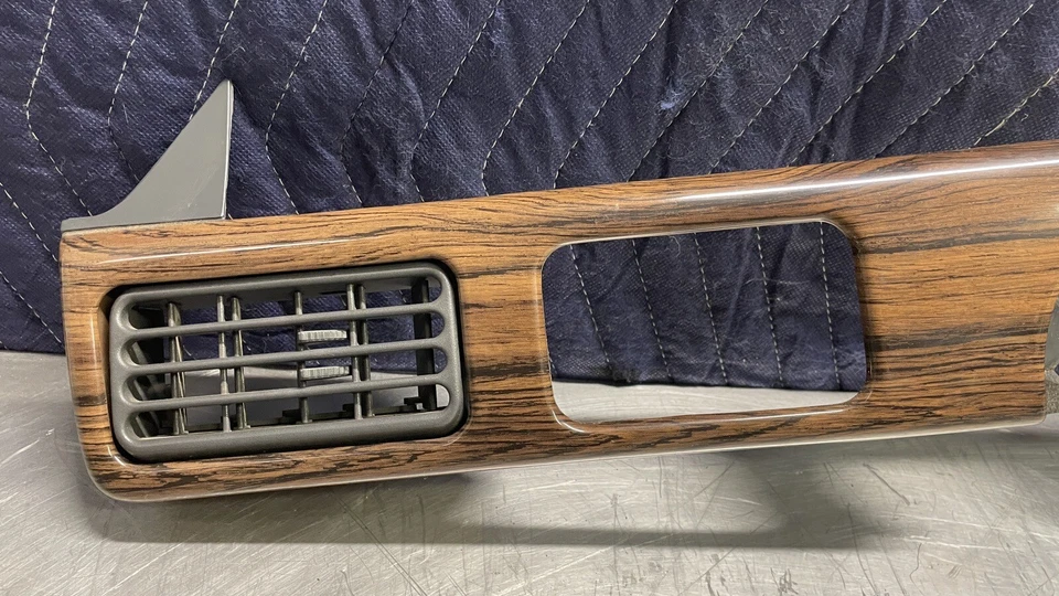 1988 - 1991 Pontiac Bonneville Woodgrain Dash Bezel Trim OEM 25530231 - Image 2 of 4