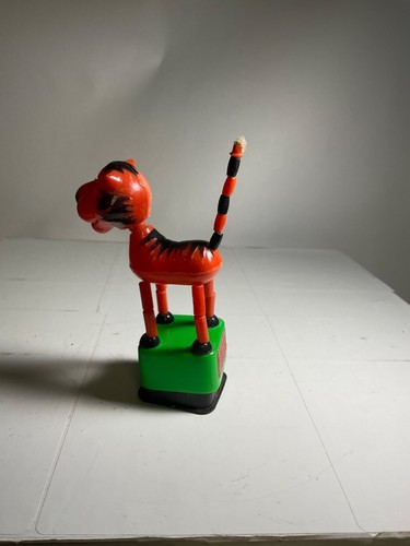 Vintage 1970s Brittish Tiger Push Thumb Puppet TM Made in Hong Kong - Picture 4 of 7